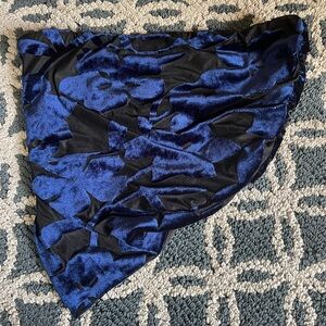 Princess Polly, size 2, felt navy blue and black